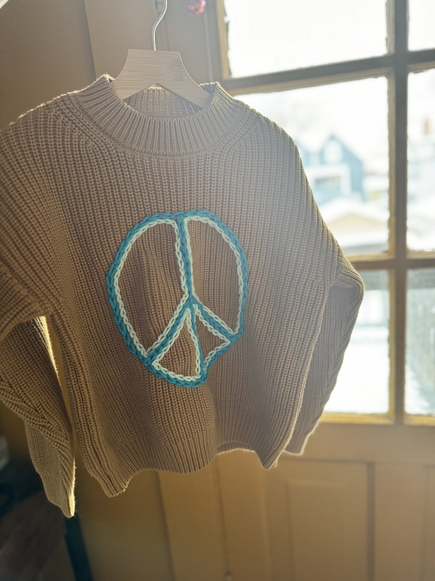 5-6T Honey peace sign RTS